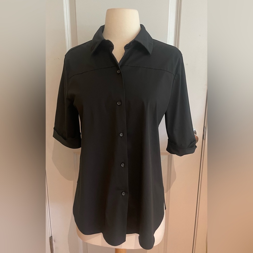 Women's Lysse Black Button-Up Shirt.